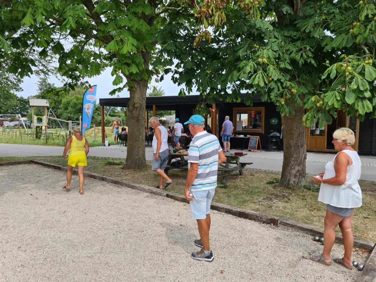 Chalet 511 Op Recreatiepark De Wielen Sint Maarten Exteriör bild